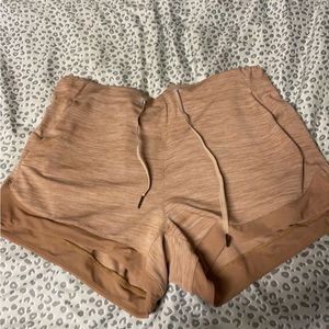 NWOT Lululemon size 6 shorts